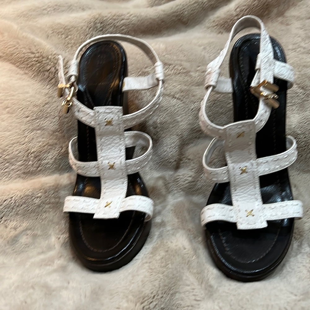 Fendi high heel wedge sandals 👡